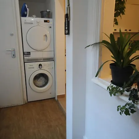 Antique M1 R1 - Amazing Double With Shared Bathroom In Marques Pombal Gæstehus