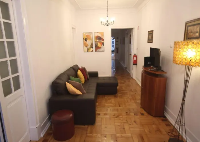 Antique M1 R1 - Amazing Double With Shared Bathroom In Marques Pombal 3* Lissabon