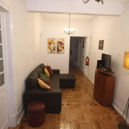 Guest house Antique M1 R1 - Amazing Double With Shared Bathroom In Marques Pombal