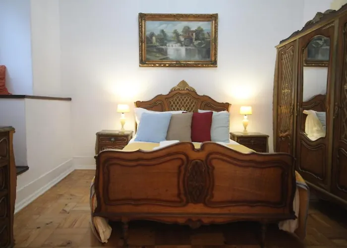 Antique M1 R1 - Amazing Double With Shared Bathroom In Marques Pombal